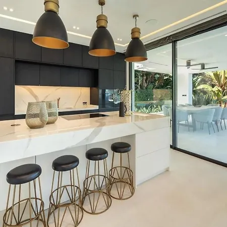 Luxury 6 Bedroom Dom wakacyjny *